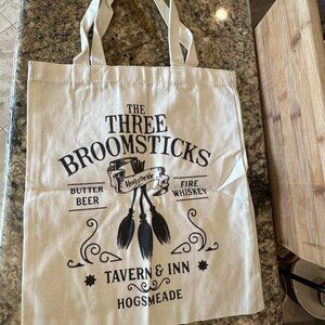 The Three Broomsticks Harry Potter Hogwarts Hogsmeade Tote bag